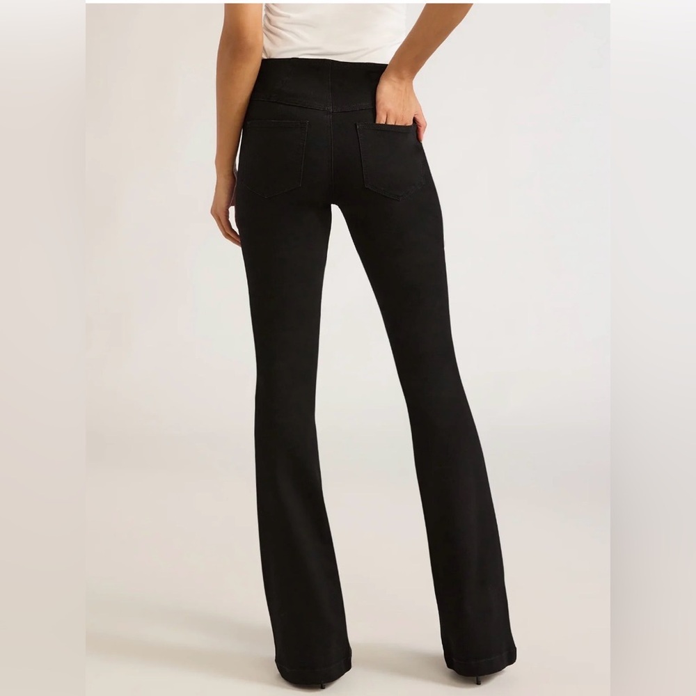 Sofia Vergara Melisa Flare Pull-On Jeans - Black - Size 4 - Like New - Picture 2 of 10